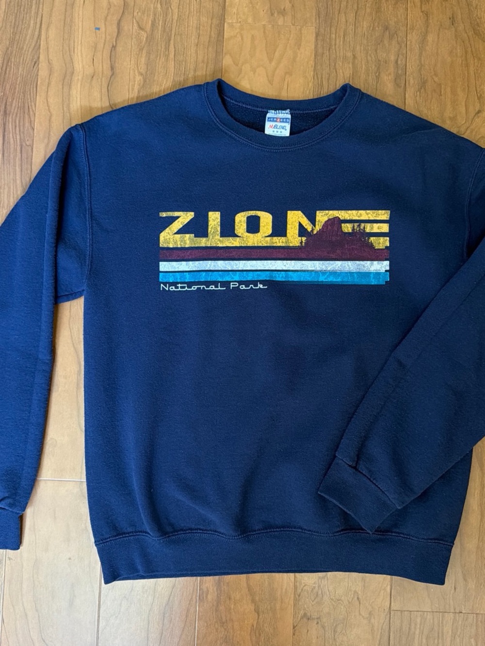 Vintage Jerzees Navy Zion National Park Crewneck with Yellow & Maroon Graphic